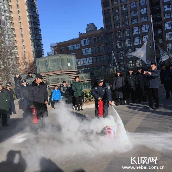 模擬滅火演習(xí)。
