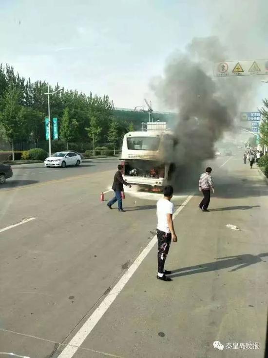 4月30日一早，朋友圈的“一把火”，讓假日中的人們不免心驚。