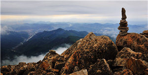 秦皇島都山乍現(xiàn)“佛光”奇觀 七色光環(huán)十分壯觀