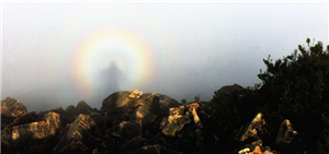 秦皇島都山乍現(xiàn)“佛光”奇觀 七色光環(huán)十分壯觀