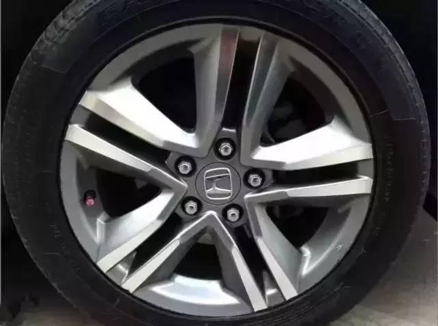 洗車的這個(gè)小習(xí)慣 能讓車子爆胎的幾率增加5倍！