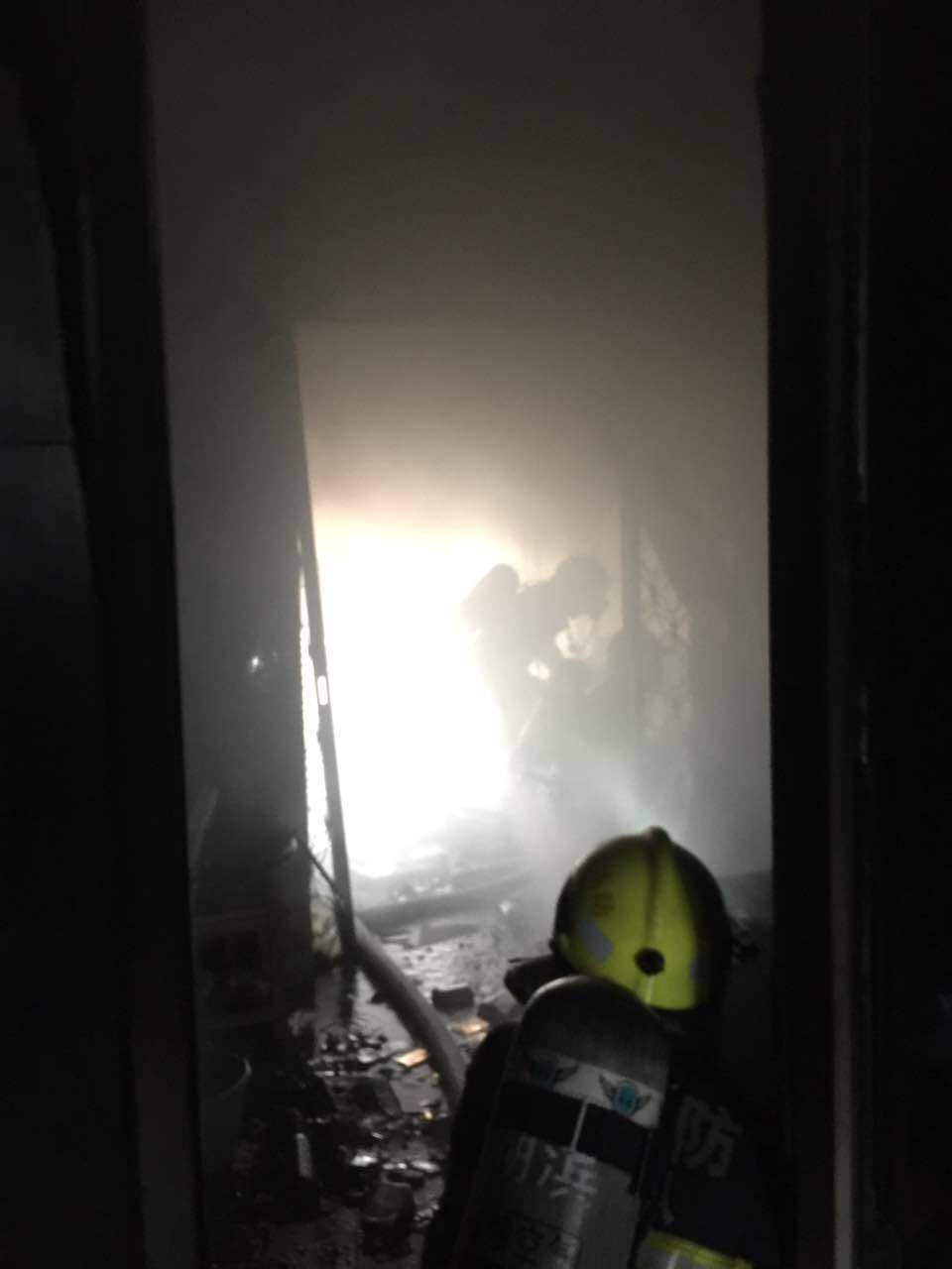 火災(zāi)救援現(xiàn)場，（受訪者供圖）