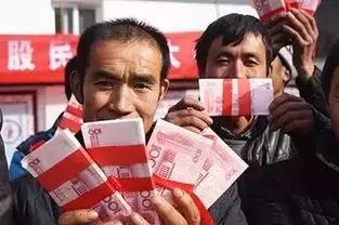省級財(cái)政扶貧資金總量327500萬元